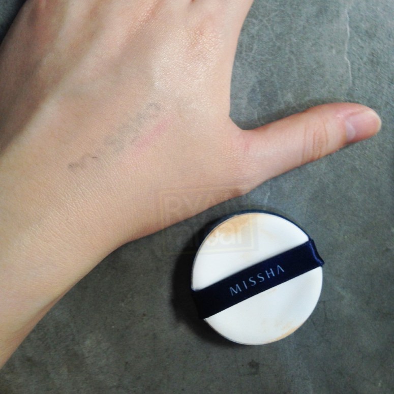 (The coverage of this cushion is amazing!)