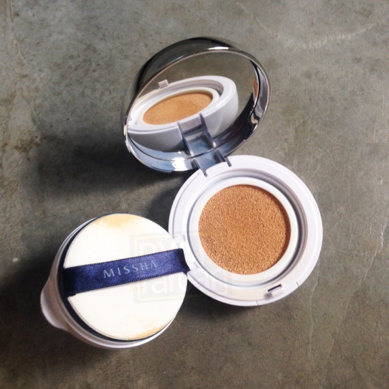 (Excuse the soiled air cushion puff - i've used them one too many times)