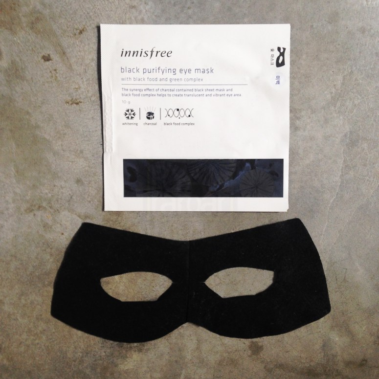 Innisfree Black Purifying Eye Mask (1)